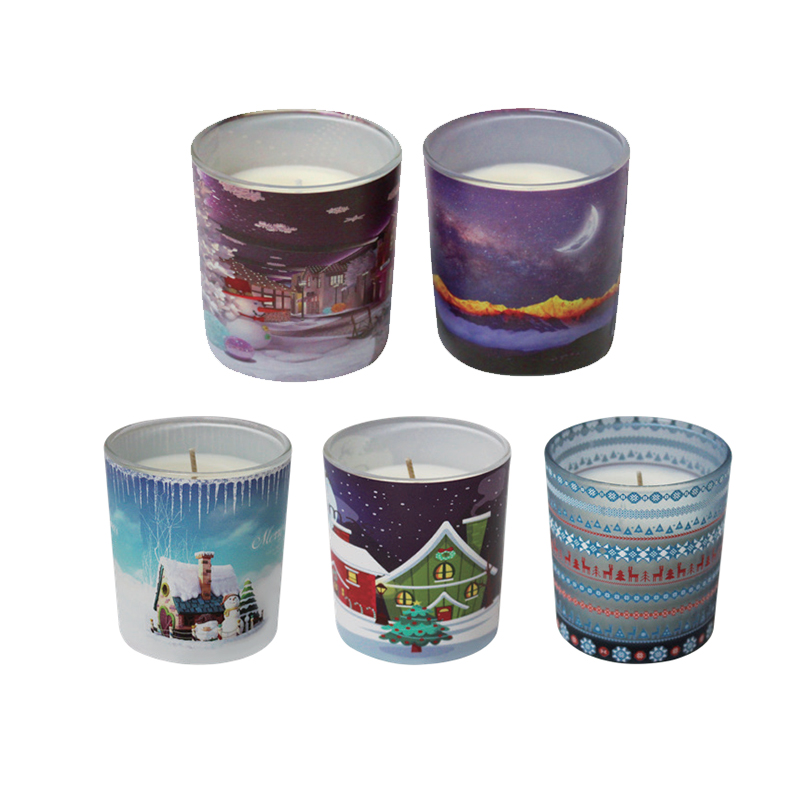 Cinco tipos de velas de copa con aroma navideño